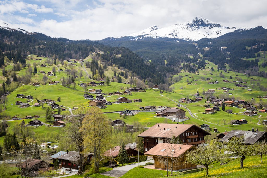 Switzerland Weather in August: Activities, Best Restaurants, and Travel Tips