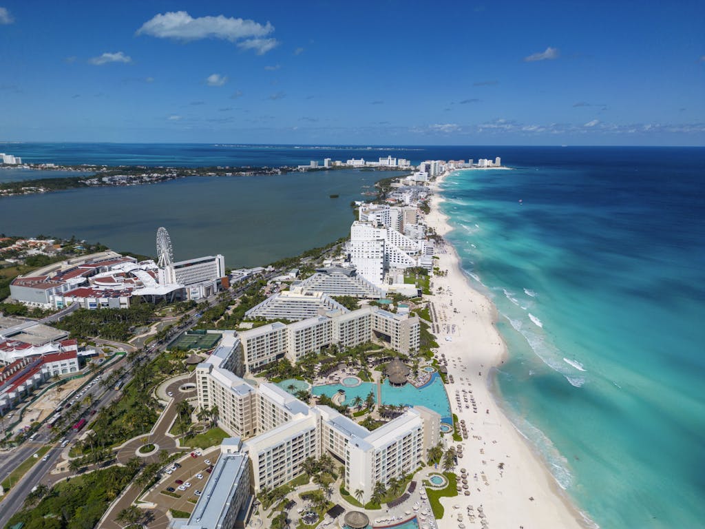 Sizzling Summer Adventures: Cancun Weather in August and Top Travel Tips