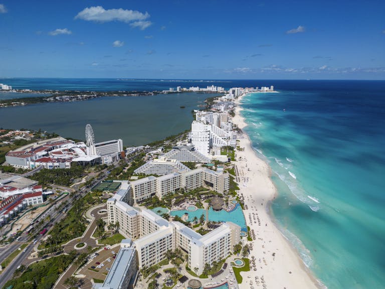 Sizzling Summer Adventures: Cancun Weather in August and Top Travel Tips